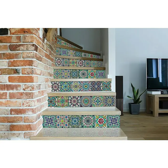 D-c-fix Lámina adhesiva - An x Al: 45 x 150 cm, Mosaico multicolor - Esta escalera está adornada con adhesivos decorativos de azulejos, añadiendo un toque de color y personalidad al espacio.