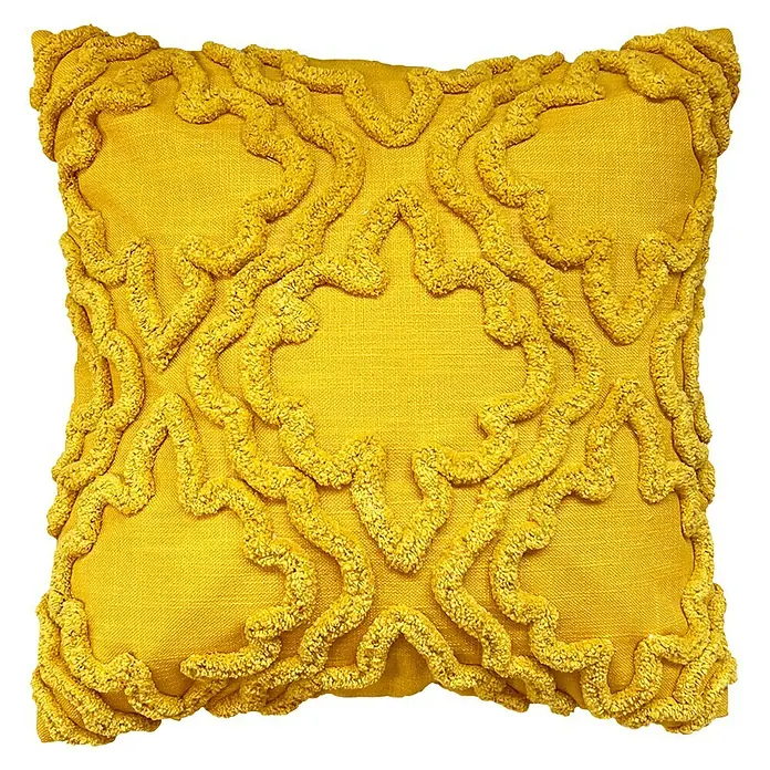 Kissen Gitta - Golden Glow, 45 x 45 cm, 100 % Baumwolle - Ein quadratisches, goldgelbes Zierkissen mit einem erhabenen, abstrakten Muster, das Textur und Wärme in jeden Raum bringt.