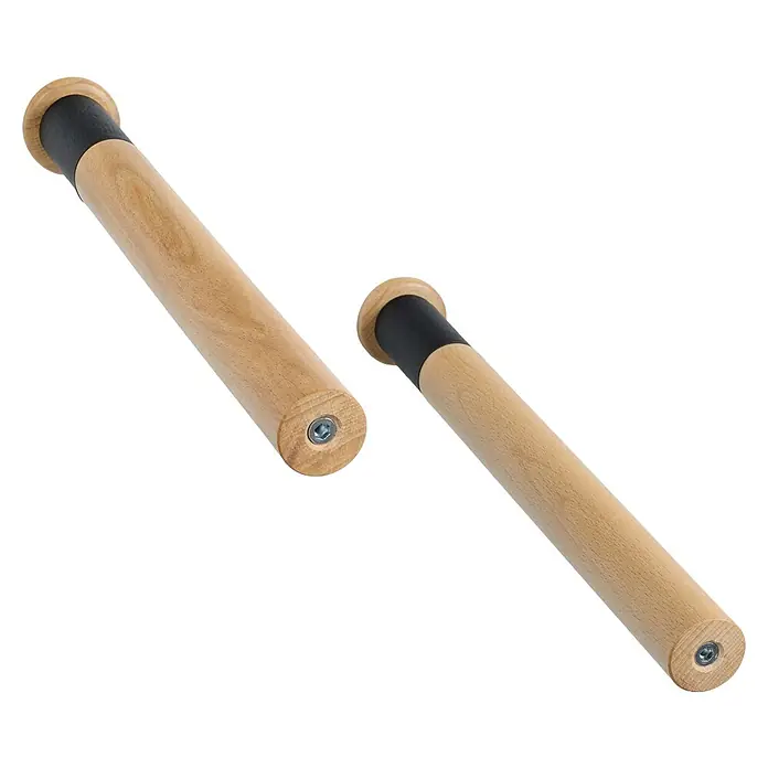 Rei Fahrradhalterung - Länge: 390 mm, 2 Stk. - Zwei hölzerne Trainingskeulen mit schwarzen Griffen, ideal für Fitness und Koordinationstraining.