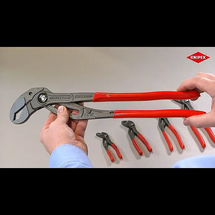 Knipex Wasserpumpenzange Cobra XXL - Max. Backenöffnung: 120 mm, Länge: 560 mm, Rot - KNIPEX Cobra Hightech-Wasserpumpenzangen-Familie