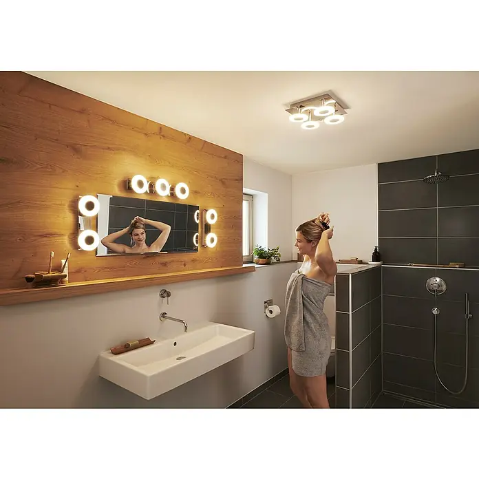 Ledvance LED-Wandstrahler - 15 W, L x B x H: 32 x 12 x 9,3 cm, Silber, Mehrfarbig, 2 Stk. - Ein modernes Badezimmer mit einem beleuchteten Spiegel und einer eleganten Deckenleuchte, die das Ambiente hervorheben.