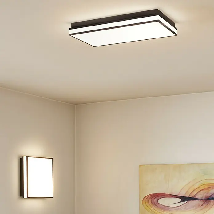 Ledvance LED-Deckenleuchte - 26 W, L x B x H: 30 x 30 x 8,6 cm, Schwarz, Warmweiß - Modern wirkende rechteckige Deckenleuchte mit dunklem Rahmen, die ein helles, einladendes Licht in den Raum wirft.