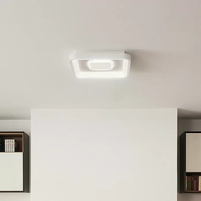 Ledvance LED-Deckenleuchte - 32 W, L x B x H: 48,5 x 48,5 x 8 cm, Weiß, Mehrfarbig - Weiße quadratische LED-Deckenleuchte mit abgerundeten Ecken, die einen Raum erhellt.