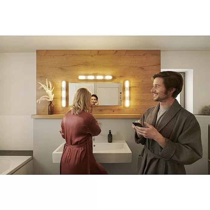 Ledvance LED-Wandstrahler - 27 W, L x B x H: 57,5 x 6 x 5,8 cm, Silber, Mehrfarbig, 4 Stk. - Anwendungsbeispiel