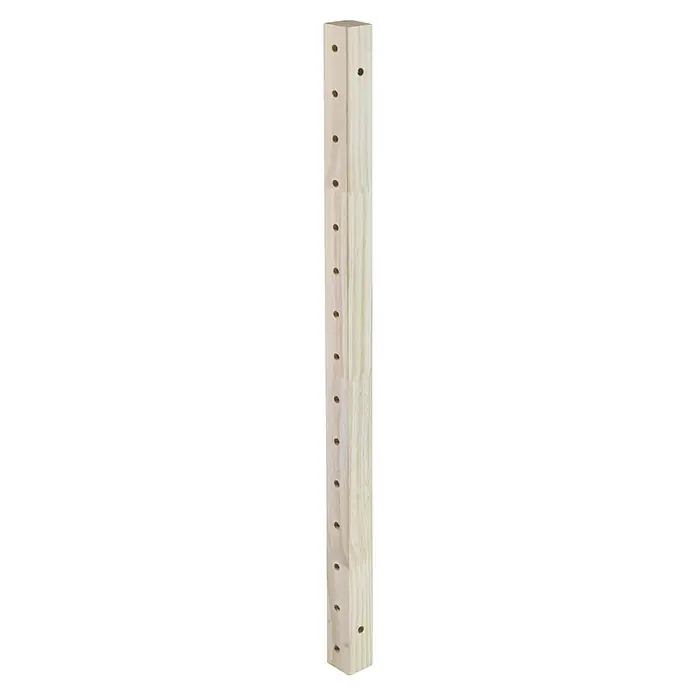 Astigarraga Wally Riel de fijación - L x An x Al: 96 x 4,5 x 4,5 cm, Madera maciza de pino - Primer plano de un soporte de estante de madera con agujeros para ajustar la altura. La madera clara y el taladrado preciso sugieren calidad.