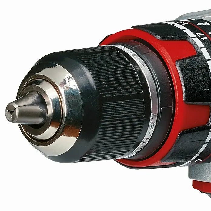Einhell Set taladro atornillador percutor de batería TE-CD 18 Li-i BL - 18 V, Iones de litio, 3 Ah, 2 baterías - Primer plano de un portabrocas, diseñado para sujetar brocas de varios tamaños. Una herramienta versátil para trabajos de precisión.