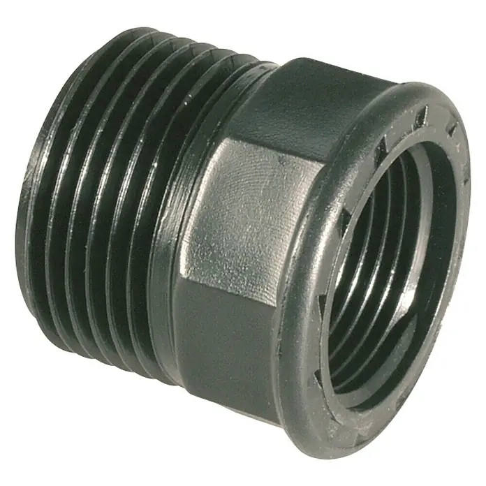 Manguito de reducción PPFV M-H - Rosca interior: ¾″, Rosca exterior: 1″ - Primer plano de un racor de tubería negro con roscas en ambos lados, comúnmente utilizado para aplicaciones de plomería.