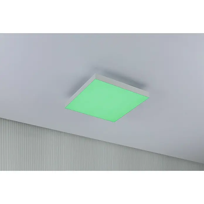 Paulmann LED-Panel Velora Rainbow - 16 W, L x B x H: 29,5 x 29,5 x 6,4 cm, Weiß, RGBW - Ein quadratisches LED-Panel mit grünem Licht ist an einer weißen Decke montiert. Das Licht erhellt den Raum und sorgt für eine moderne Atmosphäre.