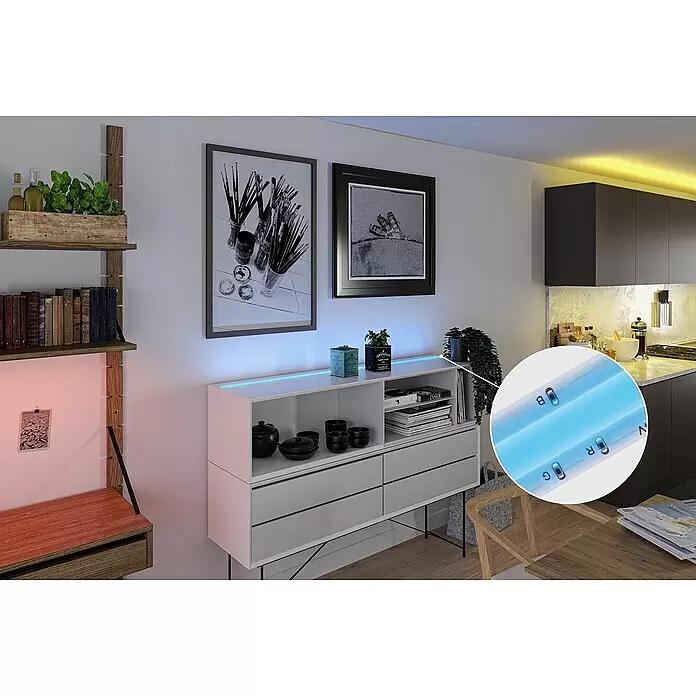 Paulmann LED-Band - Länge: 300 cm, Lichtfarbe: RGB, 30 W, 230 V - RGB LED-Streifenleuchte für blaues Umgebungslicht an einem Sideboard.