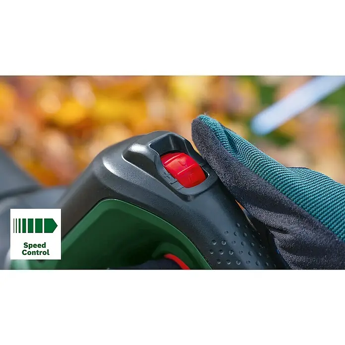 Bosch Power for All 36V Akku-Laubbläser AdvancedLeafblower 36V-750 - 36 V, Li-Ionen, Ohne Akku, Blasgeschwindigkeit: 100 km/h - Nahaufnahme eines Bosch-Gartengeräts mit Geschwindigkeitsregler, der mit einem behandschuhten Finger bedient wird.