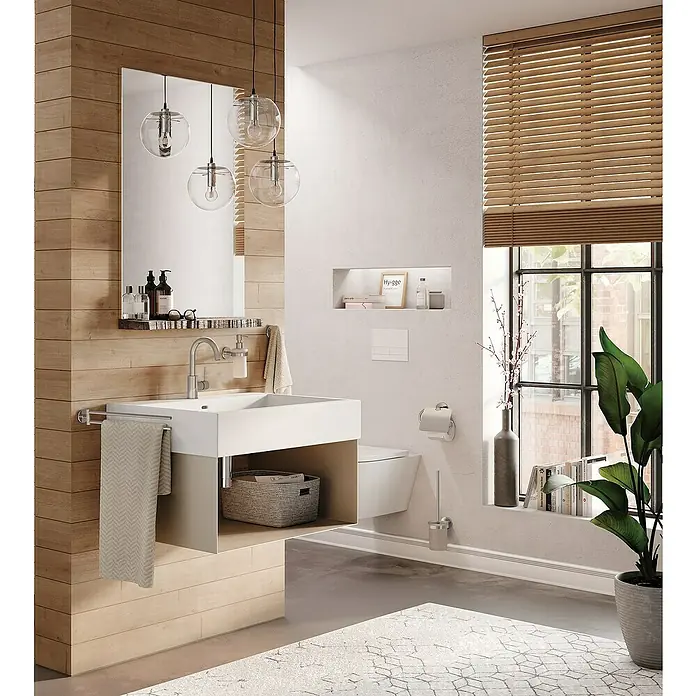 Lenz Seifenspender Noa - L x B x H: 13 x 7,35 x 18,9 cm, Metall, Nickel - Elegantes Badezimmer-Interieur mit modernem Waschbecken, Holzelementen und stilvoller Beleuchtung für ein luxuriöses Ambiente.