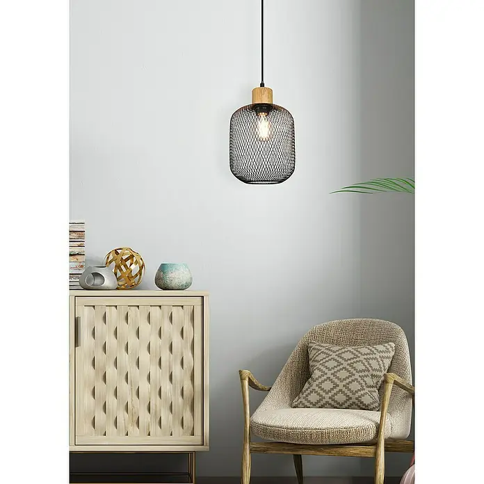 Reality Leuchten Pendelleuchte rund CALIMERO - 40 W, Ø x H: 18 x 150 cm, Schwarz, E27 - Hängelampe mit einem schwarzen Drahtgeflecht-Lampenschirm und einem Holzsockel, die ein warmes, einladendes Licht verbreitet.