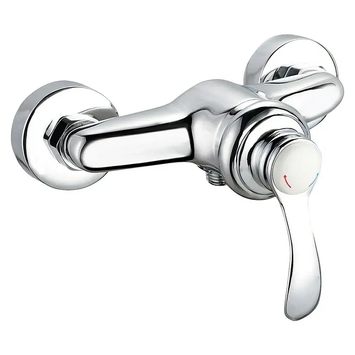 Rousseau Grifo monomando de ducha Byron - Cromo, Brillante - Primer plano de un mezclador de ducha cromado brillante con control de temperatura y palanca para el control del flujo de agua.