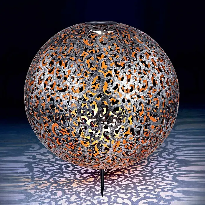 BAUHAUS Solar-Dekoleuchte Antik - LED, Silber, Ø x H: 40 x 50 cm - Dekorative Solarleuchte in Kugelform mit filigranem Muster, die warmes Licht wirft. Ideal für Garten und Terrasse.