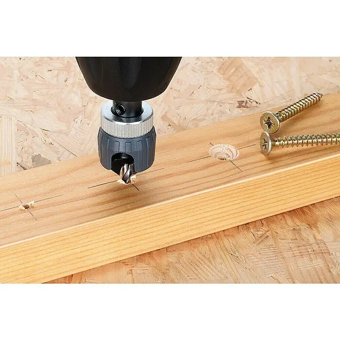 Wolfcraft Broca para madera - Diámetro de la broca: 3,2 mm, 2 pzs. - Se utiliza una broca avellanadora para perforar un orificio en un trozo de madera. Hay dos tornillos cerca, listos para la carpintería.