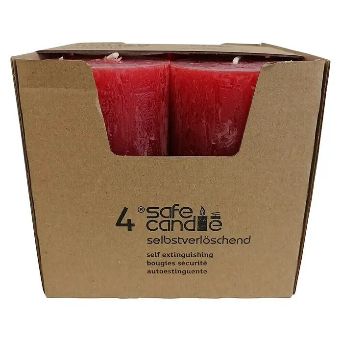 Stumpenkerzen-Set Rustic Safe Candle - 4 Stk., Ø x H: 6 x 11 cm, Rubin - Eine braune Schachtel mit vier roten Stumpenkerzen der Marke Safe Candle, die selbstverlöschend sind.
