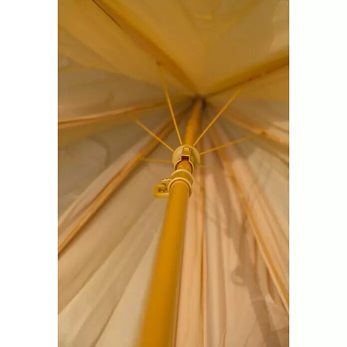 Sunfun Strandschirm - Gelb/Orange, Durchmesser Bespannung: 180 cm - Unterseite eines gelben Sonnenschirms, zeigt Mittelstange, Speichen und Mechanismus vor dem Stoffdach.