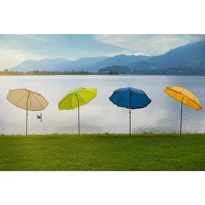 Sunfun Strandschirm - Taupe, Durchmesser Bespannung: 180 cm - Bunte Sonnenschirme am Ufer eines Sees.