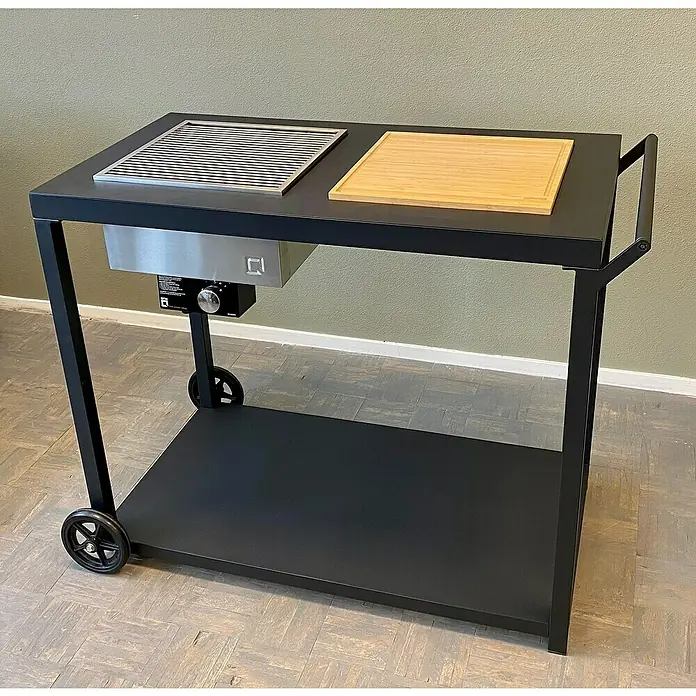 oneQ Gasgrill Flame - Grillfläche (B x T): 40 x 40 cm, 8 kW, Anzahl Brenner: 2 - Schwarzer Grillwagen mit Grillrost und Schneidebrett, ideal für kulinarische Erlebnisse im Freien.