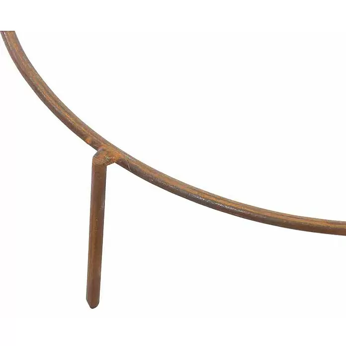Siena Garden Feuerschale Rusty - Durchmesser: 61 cm, Gusseisen - Gekrümmter rostiger Metallring mit einem angebrachten Erdspieß.