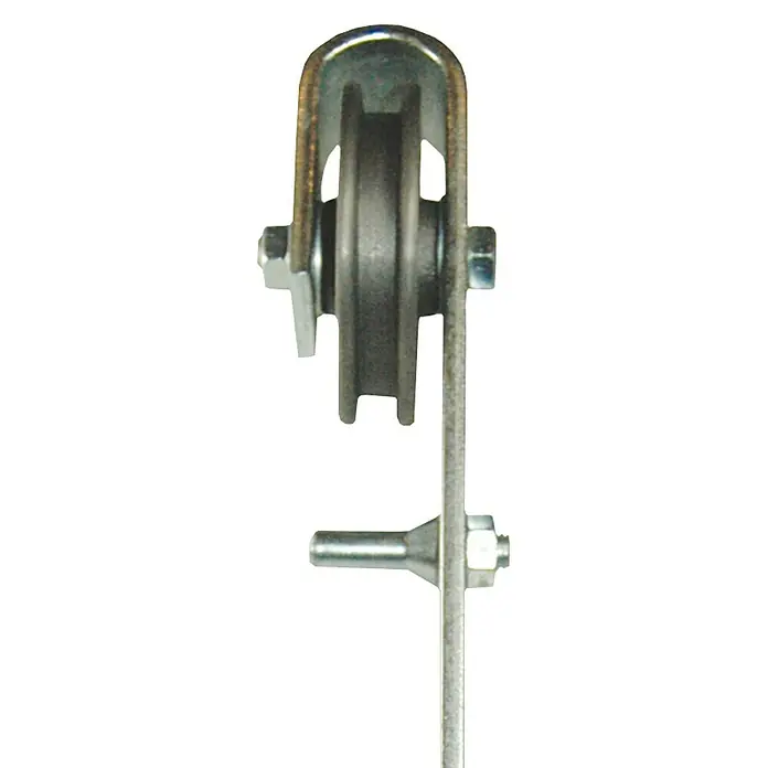 HBS Betz Schiebetorrolle mit Bügel - Traglast: 30 kg, Durchmesser: 60 mm, Länge: 26,5 cm - Nahaufnahme einer Türrolle aus Metall mit Schrauben und einer Halterung. Sie ist ideal für Schiebetüren und industrielle Anwendungen.
