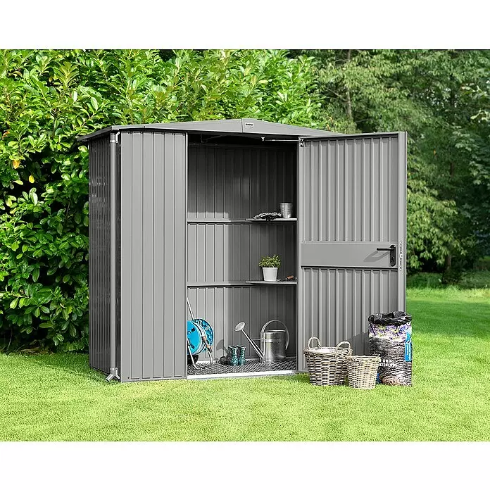 EcoStar Gerätehaus Trend-S Typ 1 - Außenbreite inkl. Dachüberstand: 258,8 cm, Außentiefe inkl. Dachüberstand: 121,3 cm, Grau, Einzeltür - Grauer Metall-Gartenschrank mit offenen Doppeltüren, innen Regale mit Gartenwerkzeugen und Zubehör.