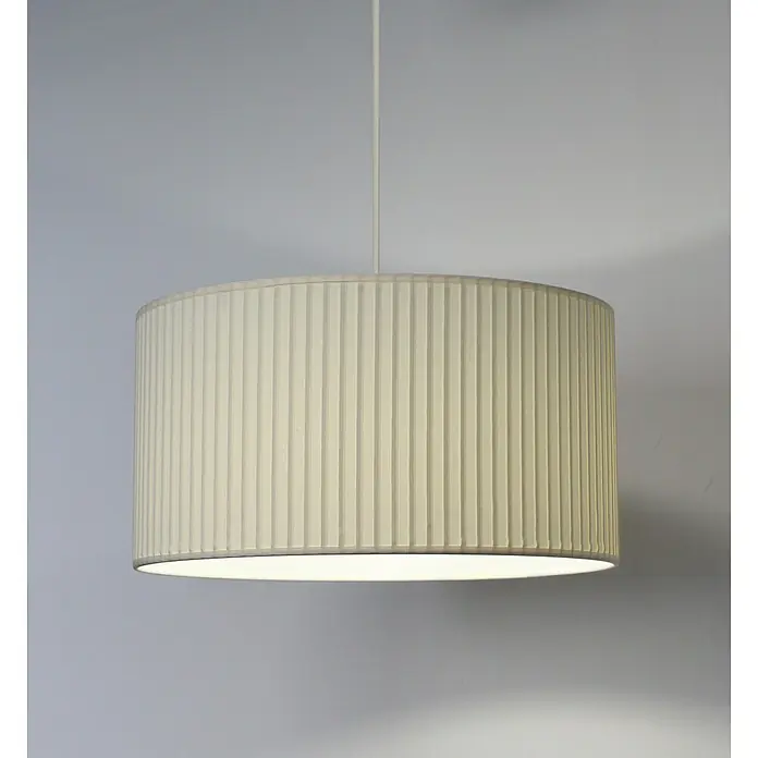 Idp Lampshades Plisado Gable Lámpara colgante redonda - 40 W, Ø x Al: 38 x 20 cm, Blanco, E27 - Primer plano de una lámpara colgante cilíndrica con un patrón plisado y un brillo cálido, que presenta una solución de iluminación elegante.