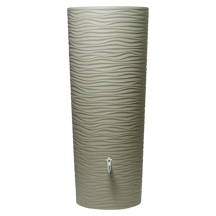 Garantia Modern Line Regenspeicher Natura 2 in 1 - 350 l, Sahara, 1 Stk. - Helle, hohe Regenwassertonne mit gewelltem Muster und silbernem Wasserhahn zur Gartenbewässerung und Wasserspeicherung.
