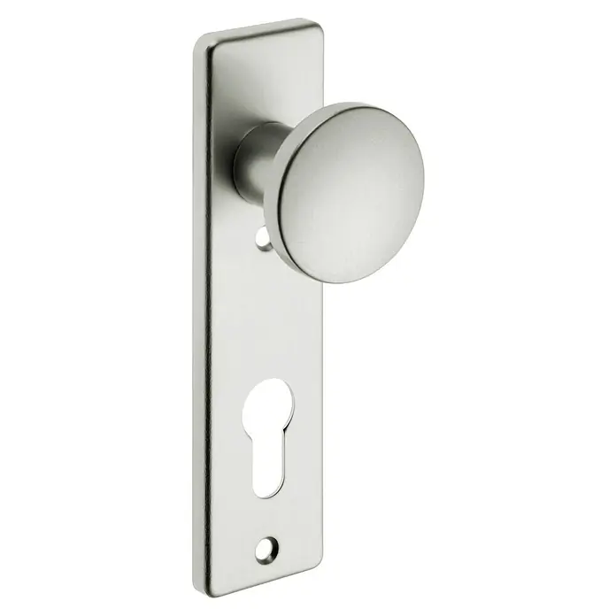 Portaferm Knopfkurzschild - Distanznorm: 72 mm, Aluminium, Neusilber, Kurzschild - Nahaufnahme eines Türgriffs aus gebürstetem Edelstahl mit rundem Knauf und Schlüsselloch. Zeitloses Design für moderne und klassische Türen.