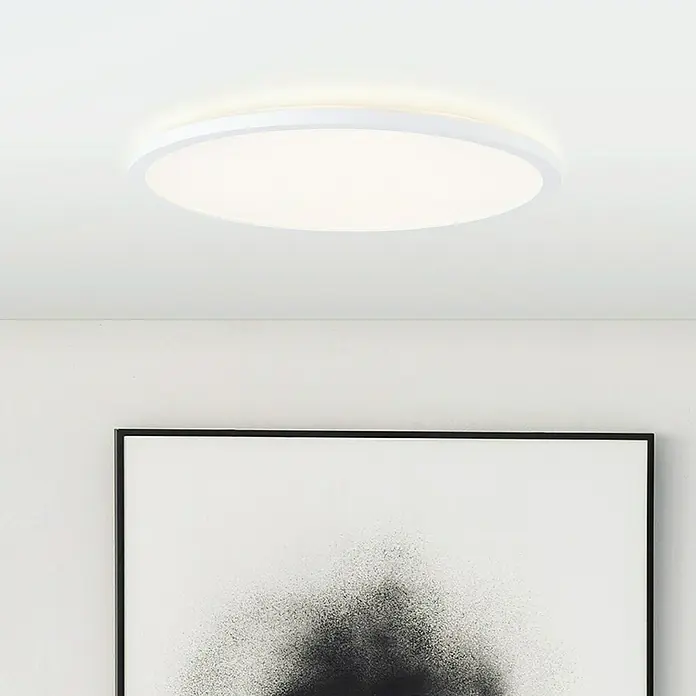 Brilliant LED-Deckenleuchte rund Tanida - 24 W, Ø x H: 42 x 2,5 cm, Weiß, Neutralweiß - Eine moderne, runde LED-Deckenleuchte in Weiß, die ein helles, gleichmäßiges Licht abgibt und sich ideal für Wohnräume eignet.