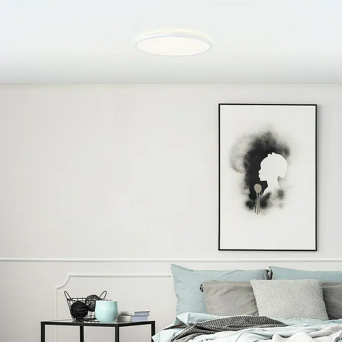 Brilliant LED-Deckenleuchte rund Tanida - 24 W, Ø x H: 42 x 2,5 cm, Weiß, Neutralweiß - Moderne weiße Deckenleuchte für den Innenbereich, die ein helles und gleichmäßiges Licht erzeugt und eine stilvolle Ergänzung für jeden Raum darstellt.