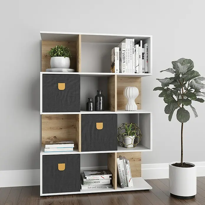 Phönix Holzregal Shelfy - H x B x T: 146 x 103 x 35,6 cm, Anzahl Böden: 5 Stk., Schrauben, Weiß/Eiche - Ein modernes Bücherregal in Weiß und Holzoptik mit dekorativen Gegenständen und Pflanzen, das stilvolles Design und Funktionalität vereint.