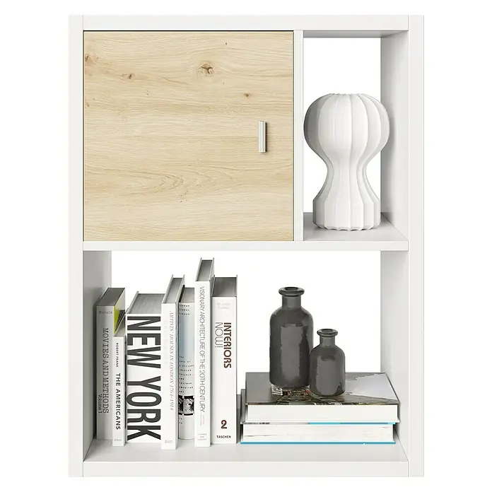Phönix Fortuna Beistelltisch - L x B x H: 34 x 75,1 x 57,9 cm, Weiß, Mit Türeinsatz - Nahaufnahme eines weißen Bücherregals mit einer Holztür und Dekorationsgegenständen.