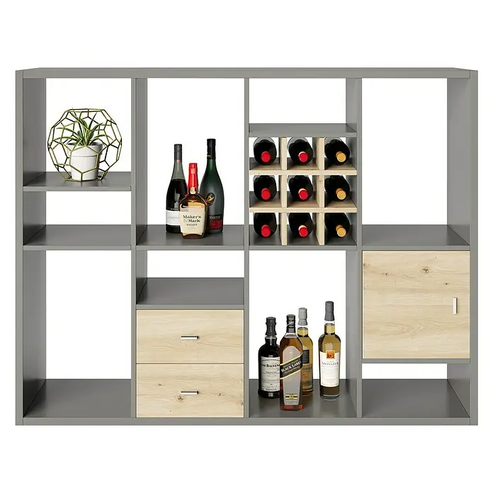 Phönix Fortuna Raumteiler - H x B x T: 146,6 x 112,5 x 34 cm, Grau - Graues Weinregal mit Wein, Whisky und Dekorationen. Das Weinregal bietet viel Stauraum und Ablagefläche für diverse Spirituosen.