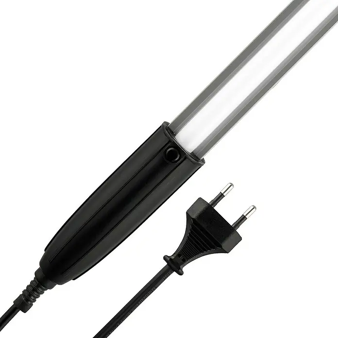 REV LED-Arbeitsleuchte - L x B x H: 4 x 4,2 x 48,8 cm, 400 lm, Lichtfarbe: Tageslichtweiß, Netzbetrieben, IP20 - Ein schlankes LED-Licht mit schwarzem Griff und Stecker. Perfekt für den Einsatz als Arbeitsleuchte oder als stimmungsvolle Beleuchtung im Hintergrund.