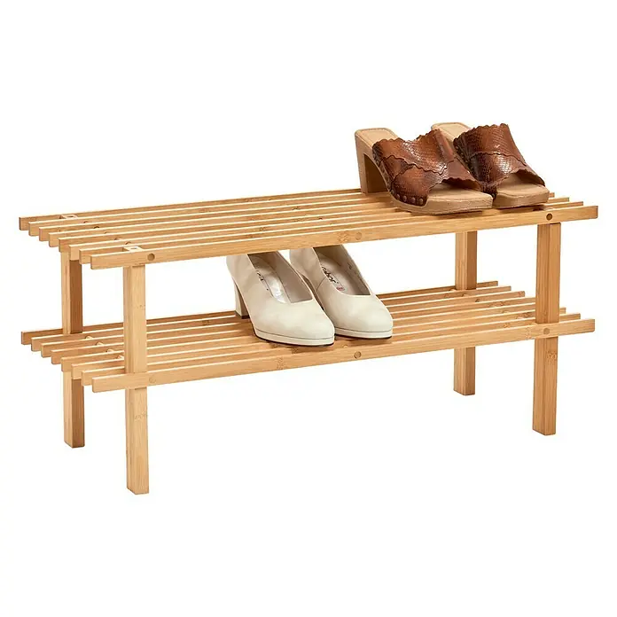 Zeller Present Schuhregal - L x B x H: 70 x 26 x 30 cm, Braun, Holz - Ein zweistöckiges Schuhregal aus Bambus mit zwei Paar Schuhen darauf, ideal für die Aufbewahrung.
