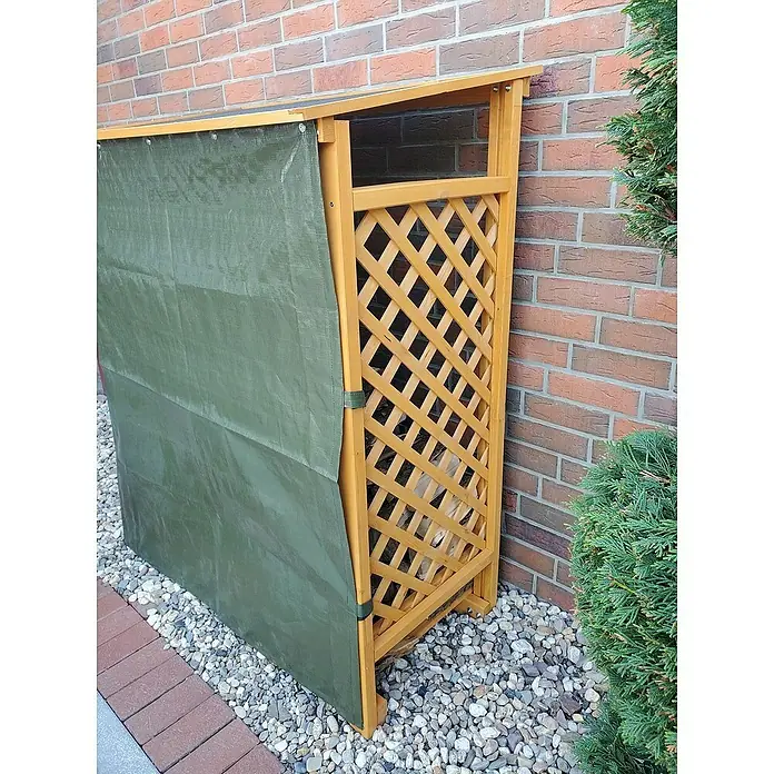 Promadino Kaminholzregal Speyer mit Wetterschutz - 120 x 68 x 148 cm, Honigbraun - Foto eines Holzregals aus Holz mit einer grünen Plane.