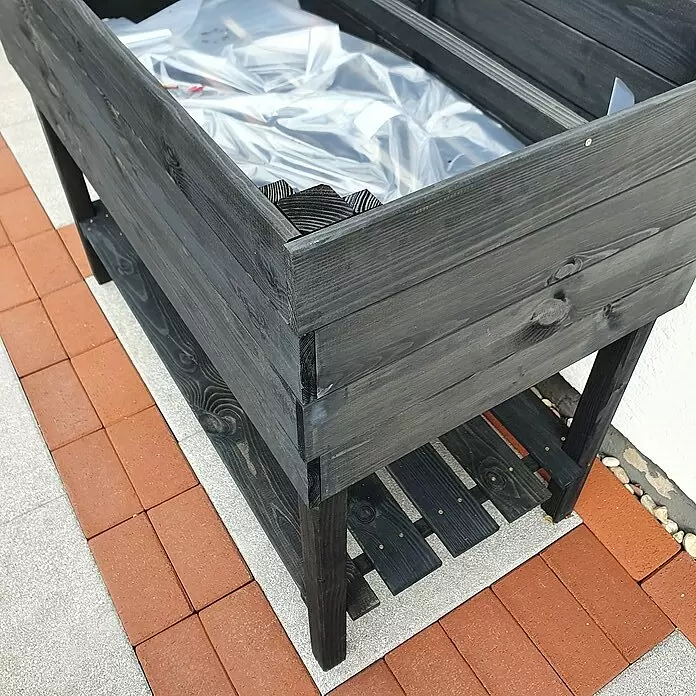 Promadino Hochbeet - 100 x 50 x 80 cm, Holz, Anthrazit - Dunkelgraues Hochbeet aus Holz mit Plastikfolie und Ablage, neu und bereit zum Bepflanzen.