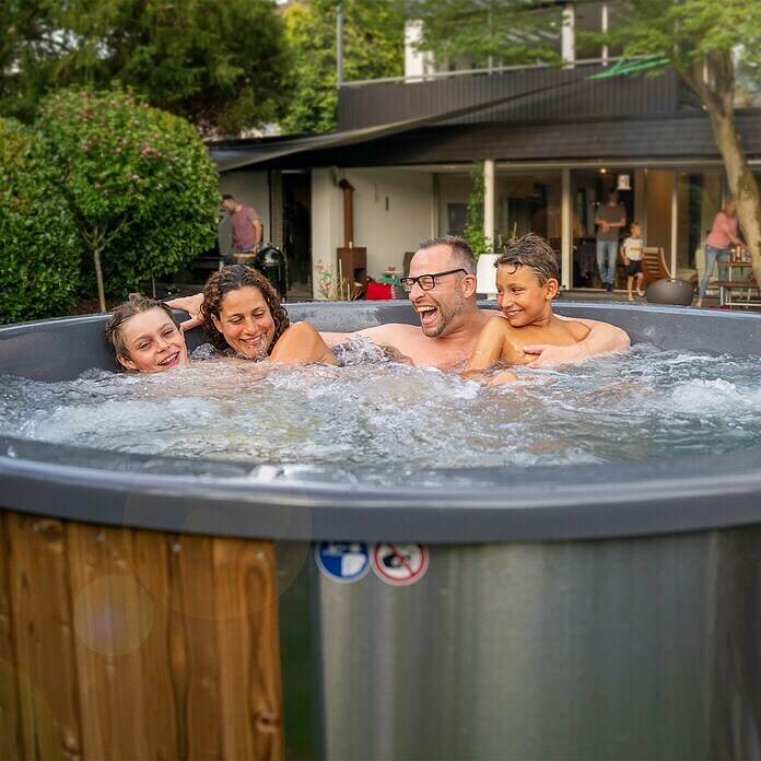 Holzklusiv Saphir 200 Hot Tub Spa Deluxe CleanDurchmesser: 220 cm, Anthrazit, Thermoholz, Max. Personenzahl: 6 - 8 Use Shot