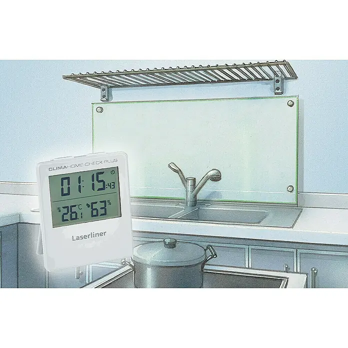 Laserliner Digitales Thermo-Hygrometer ClimaHome-Check Plus - Weiß, Breite: 96 mm - Das Laserliner ClimaHome-Check Plus-Messgerät zeigt Uhrzeit, Temperatur und Luftfeuchtigkeit in einer Küchenumgebung an.