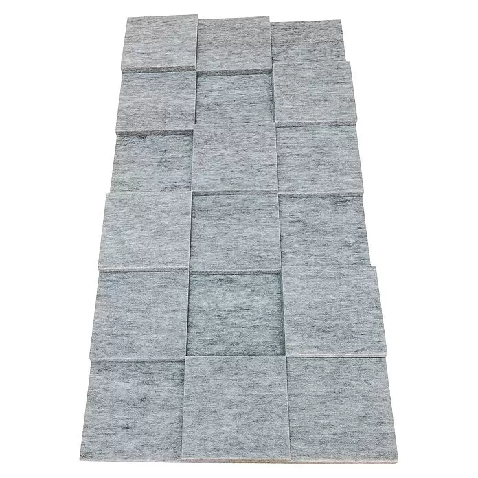 Silenti Akustikpaneel CubeLevel - Hellgrau, 100 cm x 50 cm x 80 mm, 100 % Polyester - Graue quadratische Filz-Akustikplatten in einem versetzten 3D-Muster zur Schallabsorption.