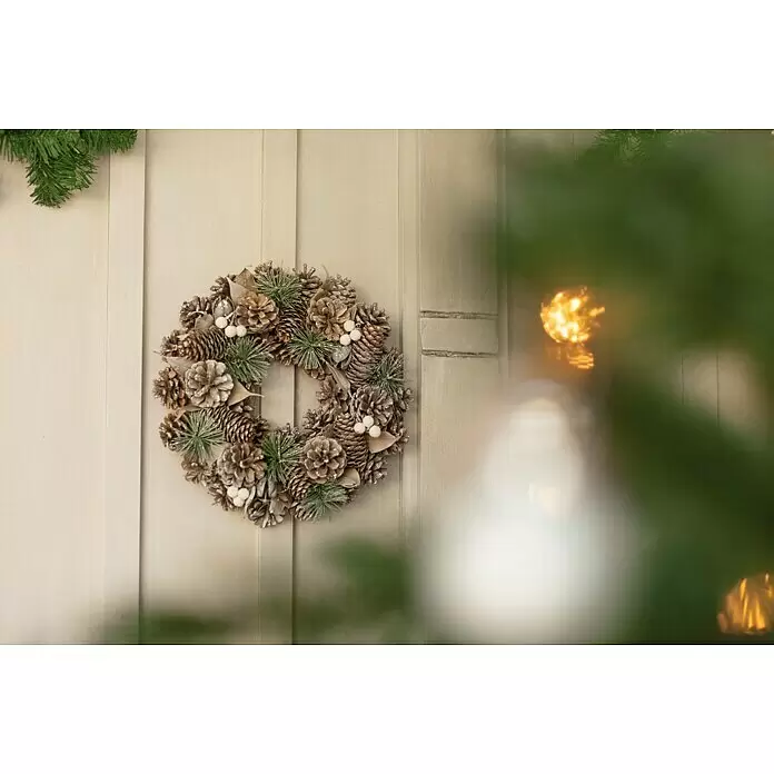 Dekokranz Zapfen, Schneekugeln, Holzsterne - Durchmesser: 33 cm - Stimmungsaufnahme