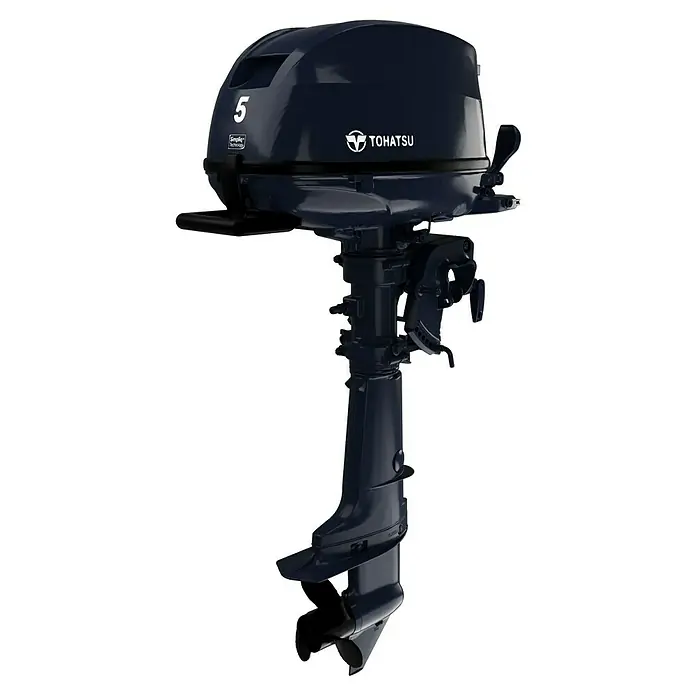 Tohatsu Außenbordmotor MFS 5 DSL - 3,7 kW, Pinnensteuerung, Langschaft, Seilzug, Propellernaben-Auspuff - Nahaufnahme eines blauen Tohatsu 5 Außenbordmotors, der für seine Leistung und Zuverlässigkeit bekannt ist.