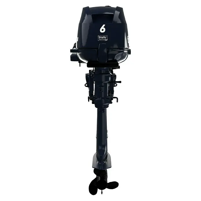 Tohatsu Außenbordmotor MFS 6 DDL - 4,4 kW, Pinnensteuerung, Langschaft, Seilzug - Aufnahme eines blauen Außenbordmotors.