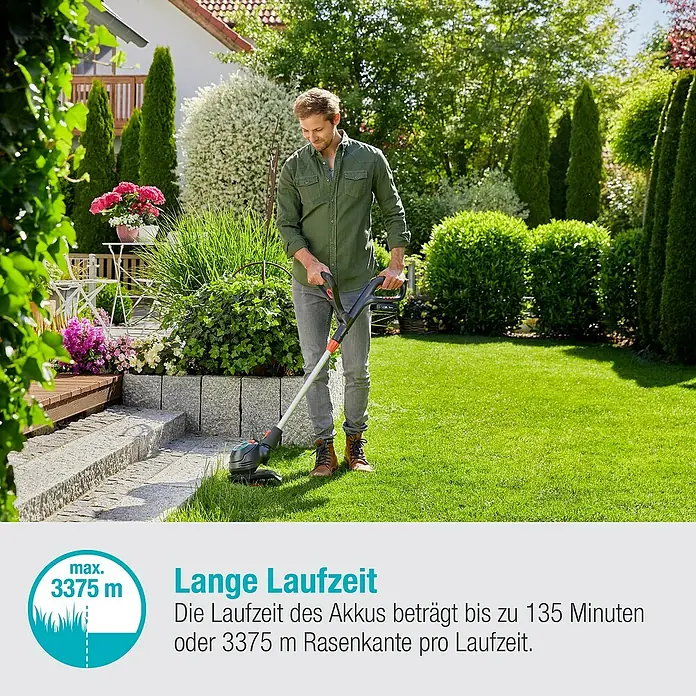 Gardena Power for All 18V Akku-Rasentrimmer ComfortCut - 18 V, Li-Ionen, Ohne Akku, Schnittbreite Messer: 23 cm - Ein Mann trimmt Rasen mit einem Rasentrimmer. Der Akku hält bis zu 135 Minuten oder 3375 m Rasenkante.