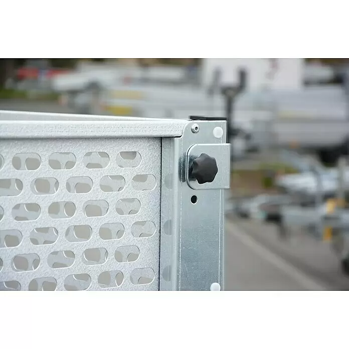Stema Anhänger Basic 1000 mit Abstellstützen u. Gitteraufsatz - Nutzlast: 768 kg, Gebremst - Detailaufnahme
