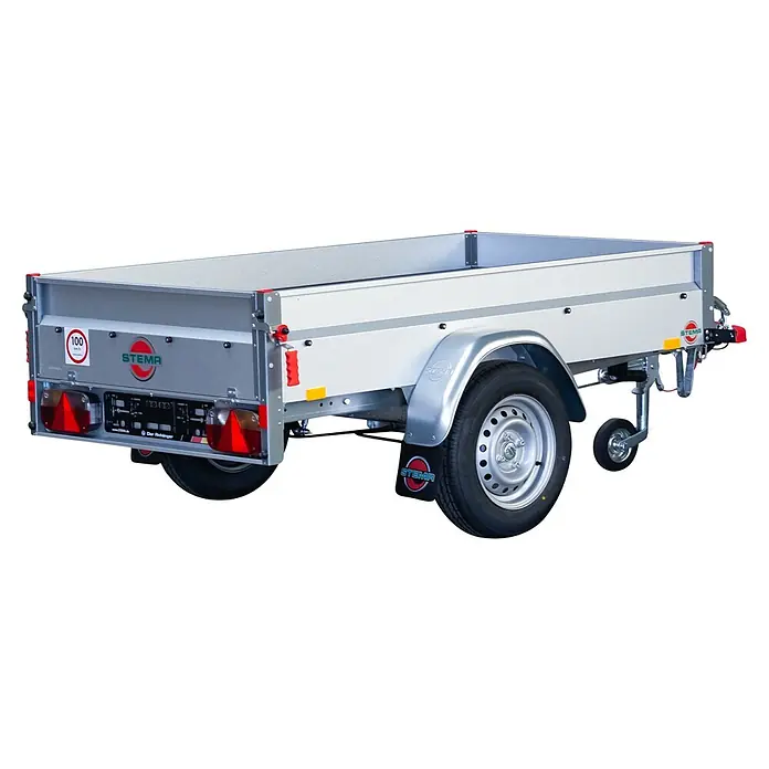 Stema Anhänger Basic 1000 mit Abstellstützen u. Gitteraufsatz - Nutzlast: 768 kg, Gebremst - Einachsiger PKW-Anhänger von Stema, ideal für den Transport. Der Anhänger ist mit Rückleuchten und Reflektoren für Sicherheit ausgestattet.
