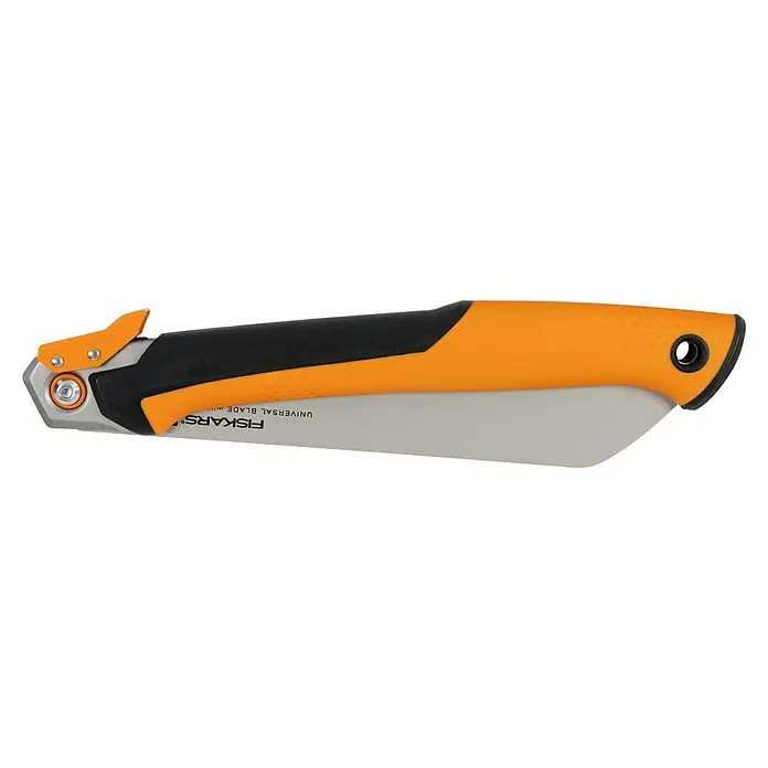 Fiskars Klappsäge Pro - Blattlänge: 25 cm - Das Bild zeigt eine Fiskars Klappsäge mit orangefarbenem Griff und schwarzem Einsatz, ideal für Gartenarbeiten.