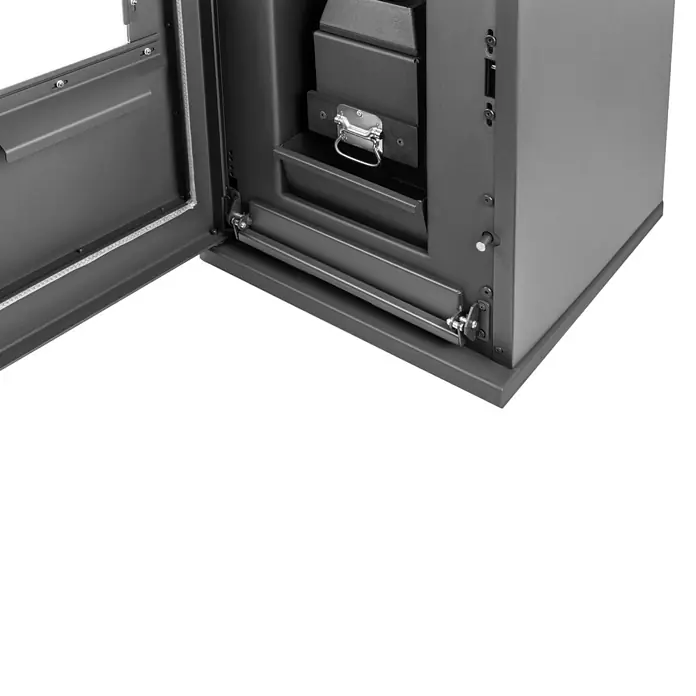Hidroestufa de pellets Leonora Hidro 24 - 24 kW, Volumen de calefacción: 220 m³, Negro - Primer plano de una estufa de leña abierta con detalles de la puerta y el mecanismo de cierre.