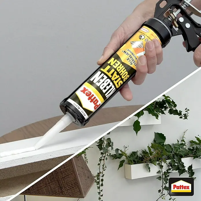Pattex Montagekleber Kleben statt Bohren Express - 390 g, Kartusche, Lösemittelfrei - Eine Kartusche Pattex Kleben statt Bohren wird mit einer Pistole auf ein Werkstück aufgetragen.